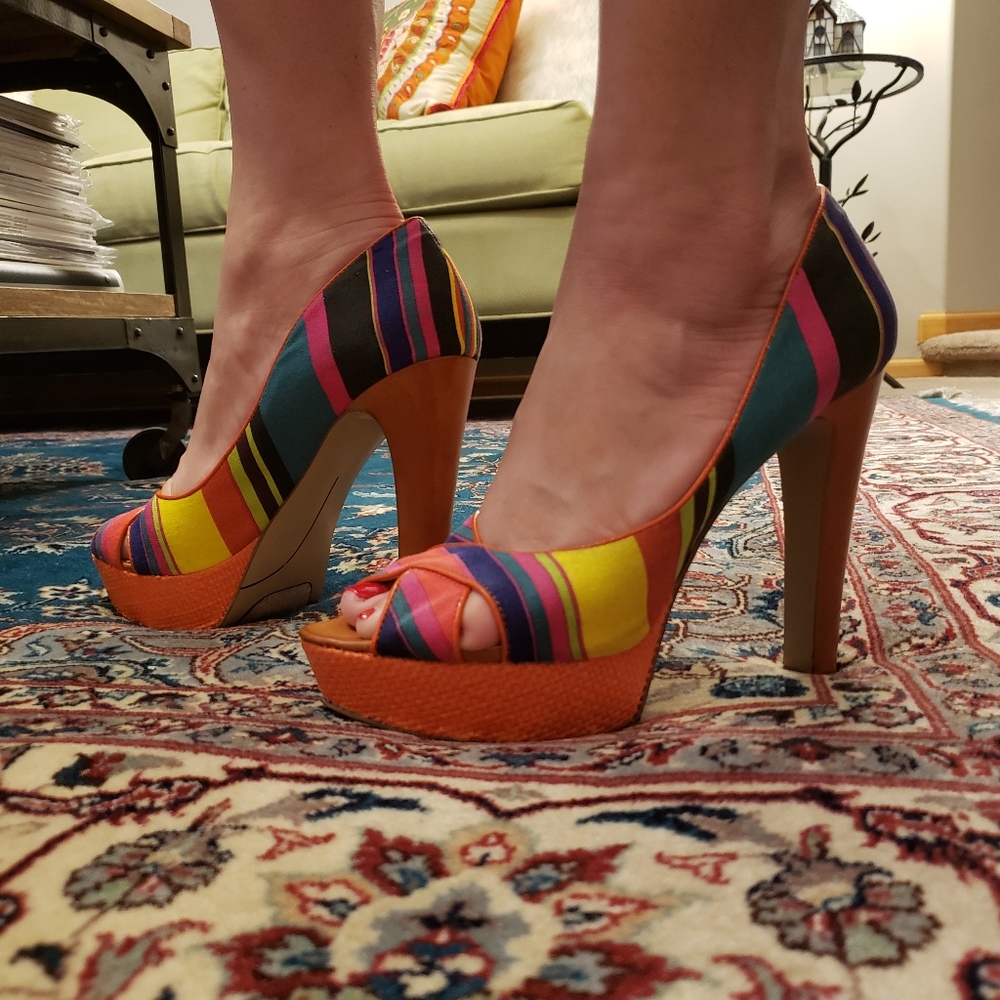 Nine West Colorful Striped Textile Heel (open-toed) Size: US 9.5
